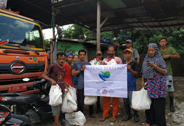 Pembagian Sembako dan Nasi Box untuk Driver Sampah Wilayah Tanah Abang